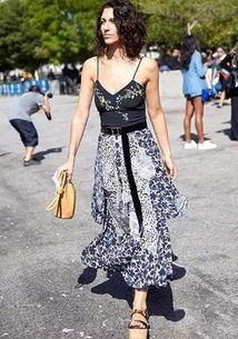 吊带外穿明星搭配,明星们的时尚演绎与搭配秘诀